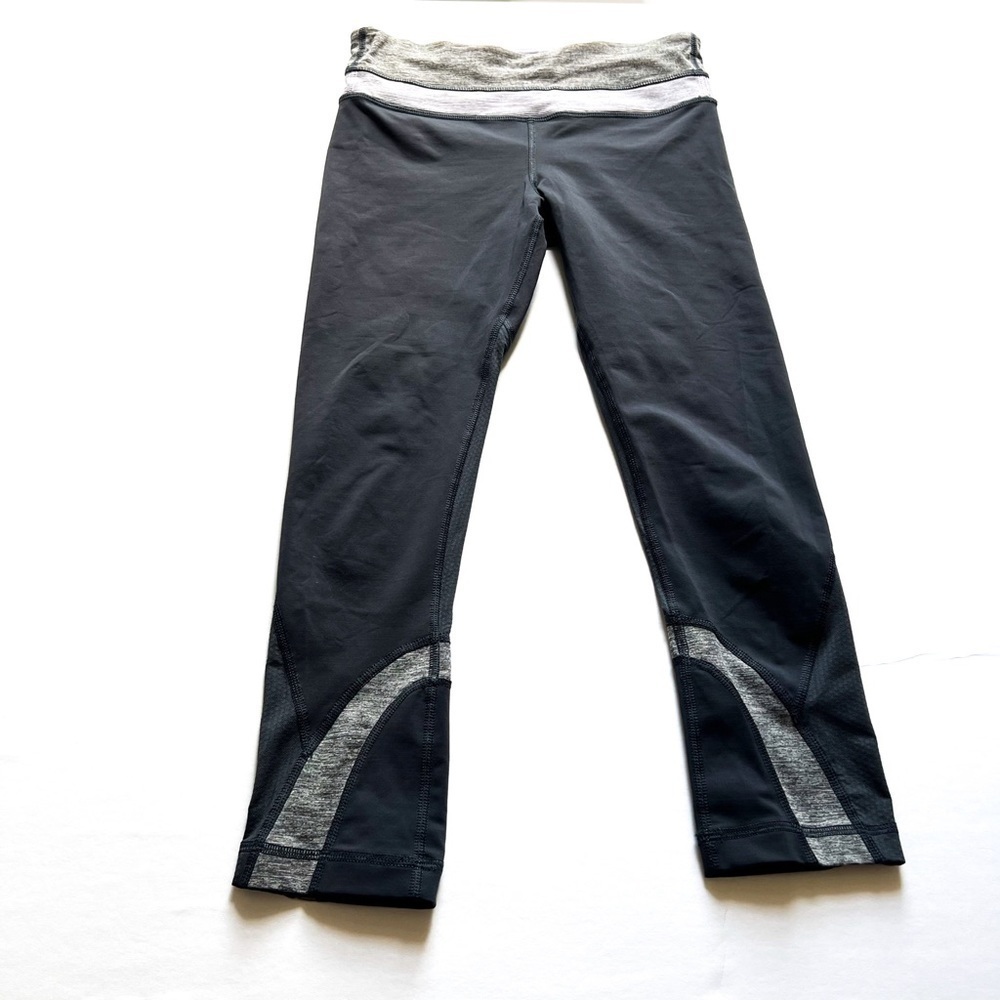 Lululemon Athletica Run Inspire II Gray with Wee Purple Stripes at Waist 4 - Picture 8 of 14
